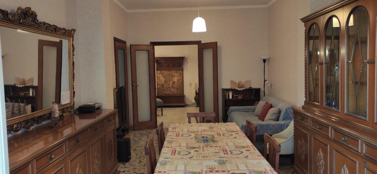 Sweet home in Ostia Buitenkant foto